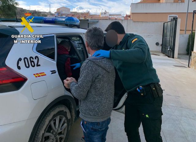 La Guardia Civil desmantela un grupo delictivo que cometió un atraco en un comercio de Bullas