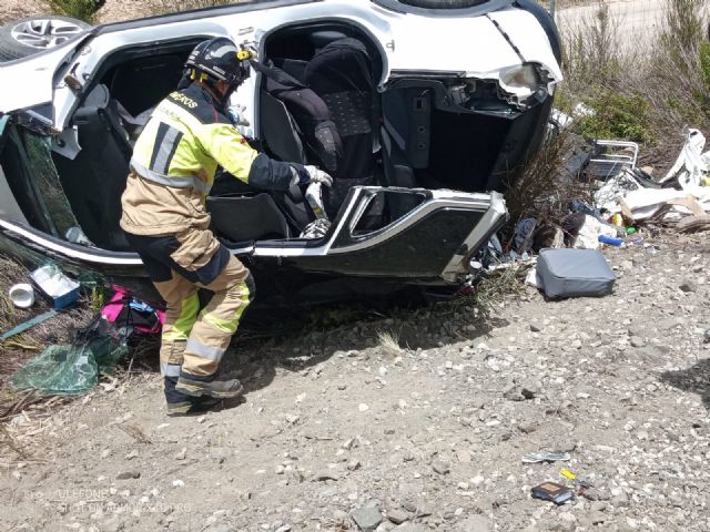 Rescatan a dos personas heridas en accidente de tráfico ocurrido Bullas